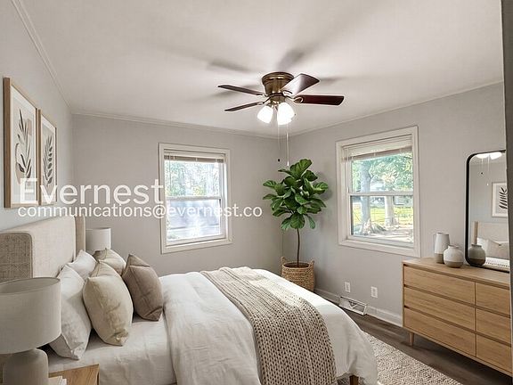 3rd image of 2600 Mary Ave
