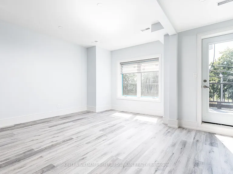 1588 King St W #3 — Photo 4