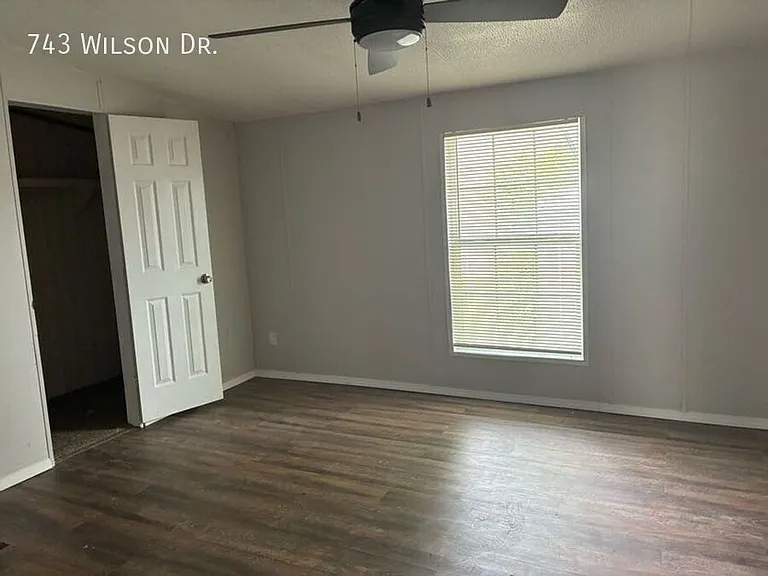 743 E Wilson Dr — Photo 28