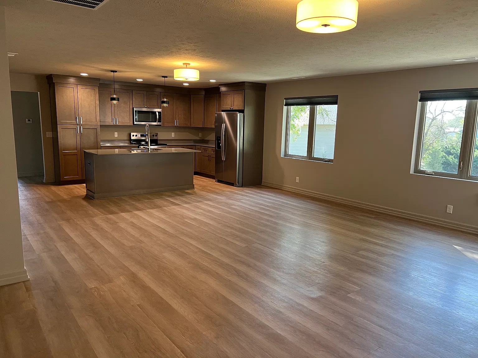 2 bed, 1357 sqft, $1,500 — Photo 2