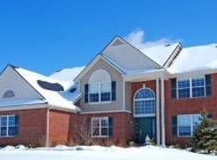 6468 Meadow Creek Dr, Dexter, MI