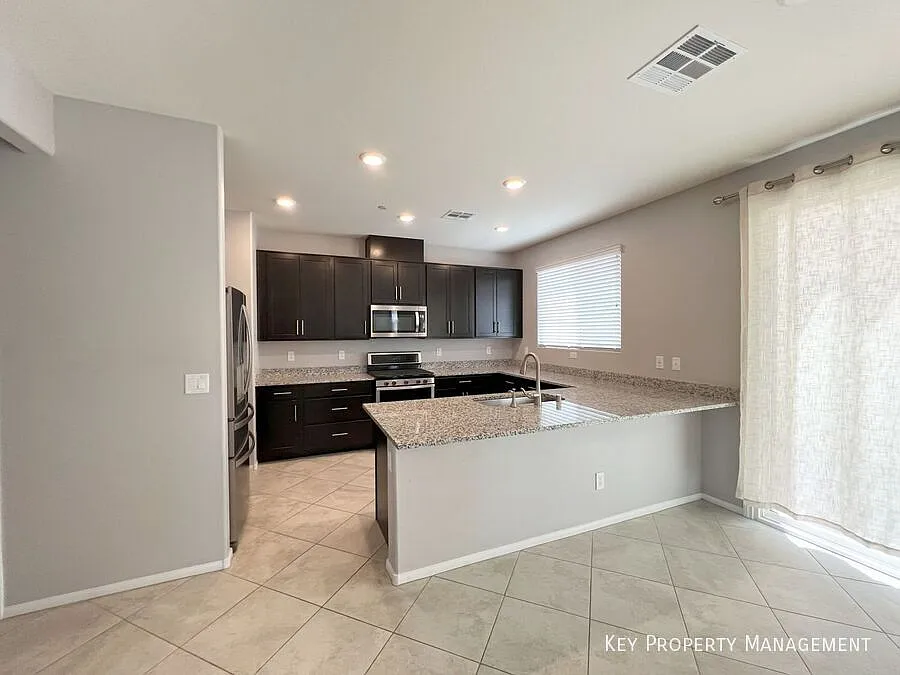 3 Bedroom 2.5 Bath Upgraded Inspirada Home with all the Amenities the Community offers! — Photo 4