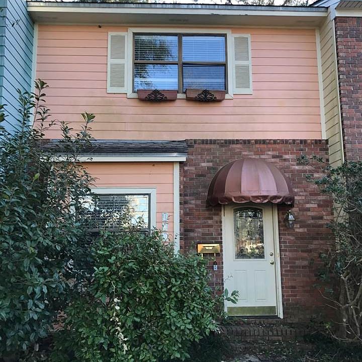 1st image of 471 E Van Buren St