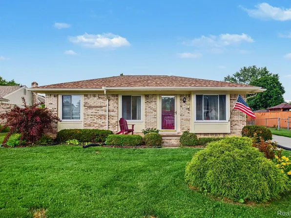 40518 William Dr, Clinton Township, MI 48038