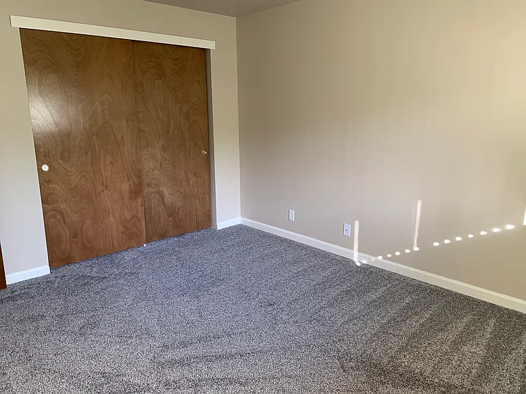 Sandalwood Apartments — Photo 23