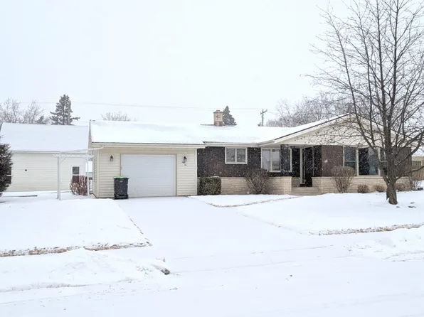 52 Oak St, Chilton, WI 53014