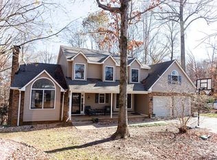 726 Lake Vista Dr, Forest, VA 24551