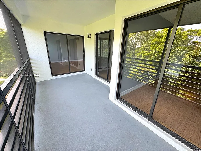 2324 S Cypress Bend Dr #415 — Photo 7
