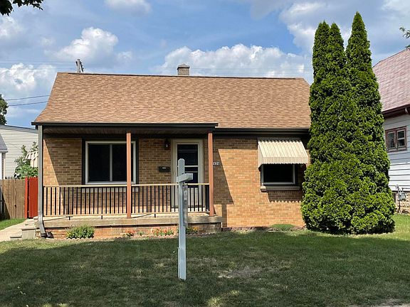 2nd image of 3424 W Kinnickinnic River Pkwy