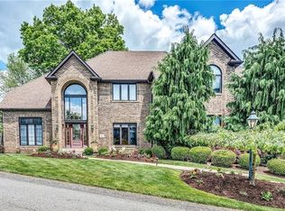 11 Rosemont Ln, Pittsburgh, PA 15217