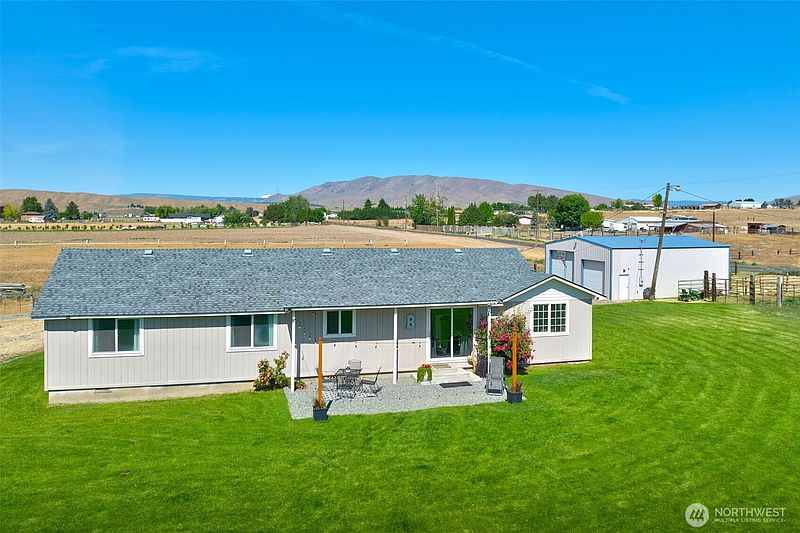 2nd image of 1240 W Huntzinger Road