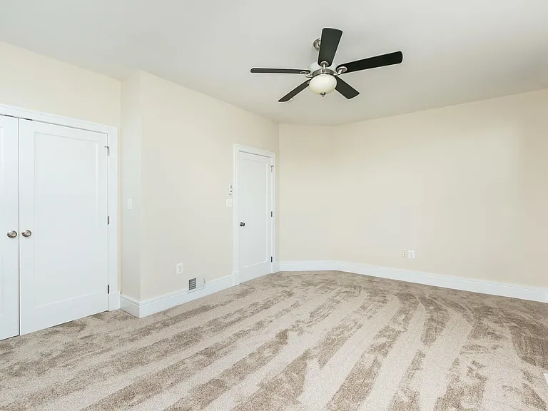 2201 E Fairmount Ave #A — Photo 23