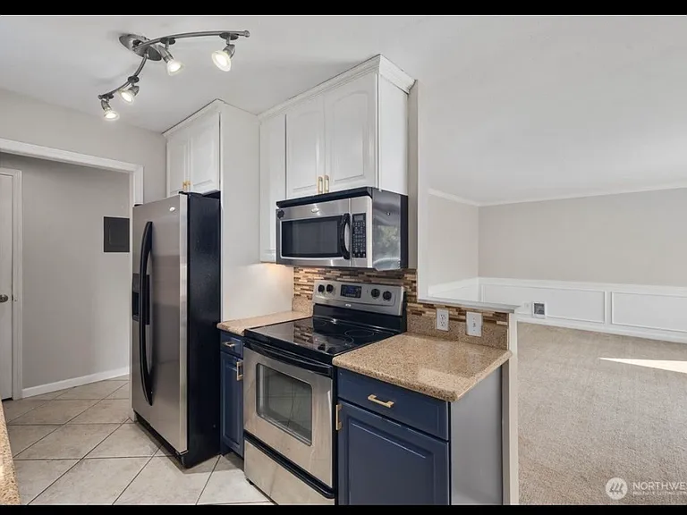 1113 Kirkland Ave — Photo 5