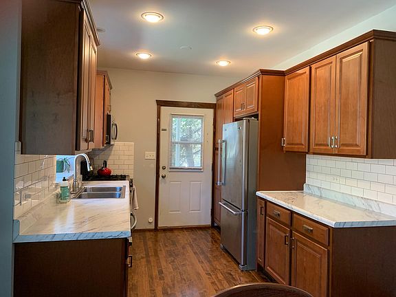 2nd image of 320 Bell Ave #1