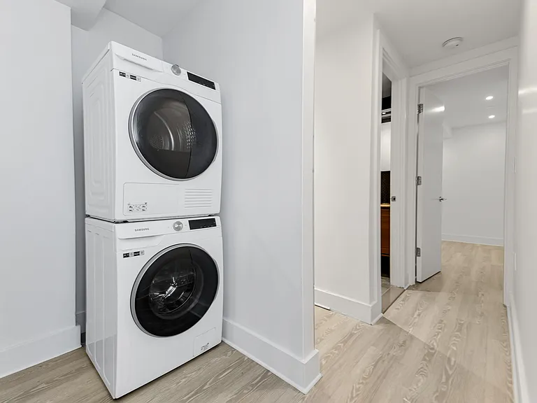 356 W 48th St #D1 — Photo 12