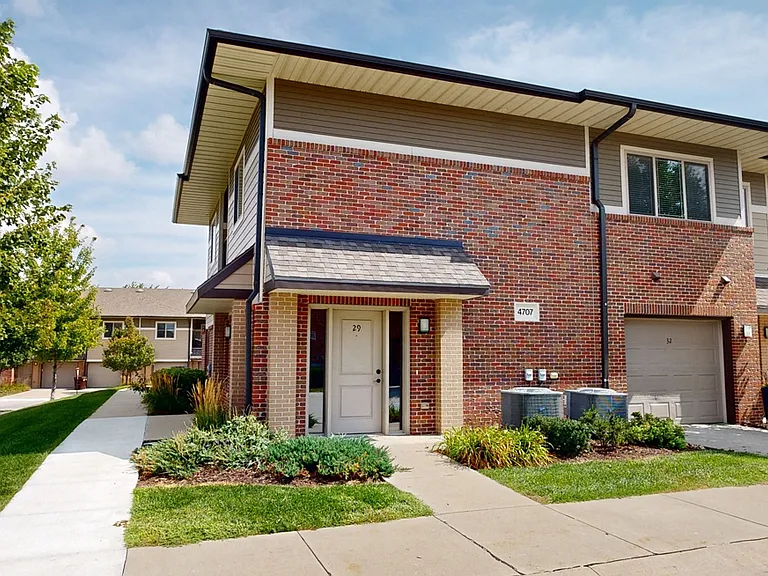 Villas of Omaha at Butler Ridge — Photo 134