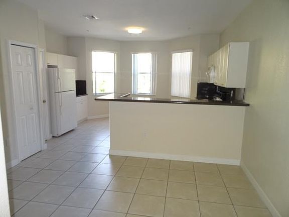 5th image of 4002 Shoma Drive #4002