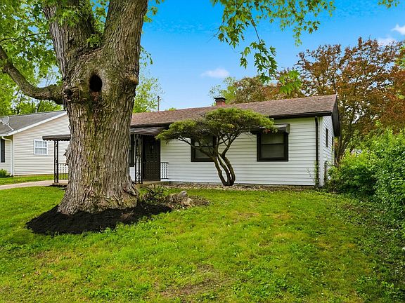 3rd image of 1427 Baywood Dr