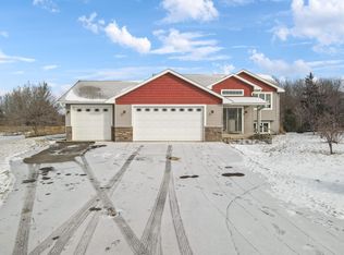 12013 Mayview Curv, Lindstrom, MN 55045