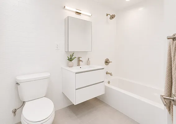 Bathroom, photo 1