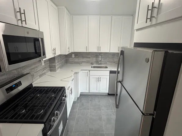 (undisclosed Address), Fresh Meadows, NY 11365