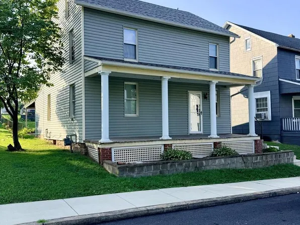 111 S 2nd St, Mount Wolf, PA 17347