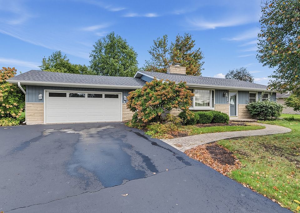 1st image of 202 N Raven Rd
