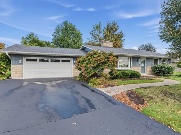 202 N Raven Rd, Shorewood, IL 60404