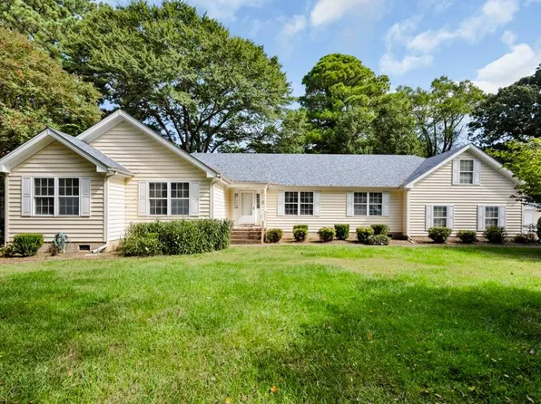 5004 Savin Ct, Virginia Beach, VA 23455