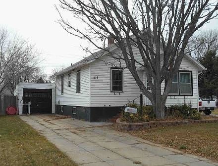 2nd image of 914 W A St