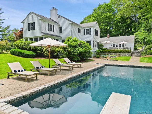 3 Round Hill Place, Chappaqua, NY 10514