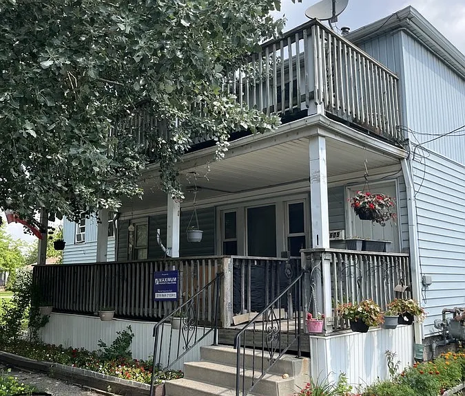 605 Vanier St #2 — Photo 8