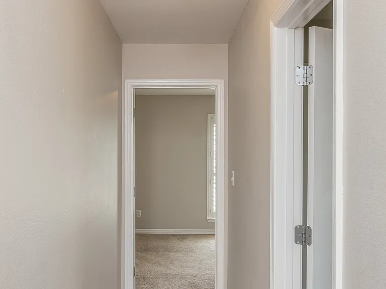 8770 Kennedy Dr — Photo 21