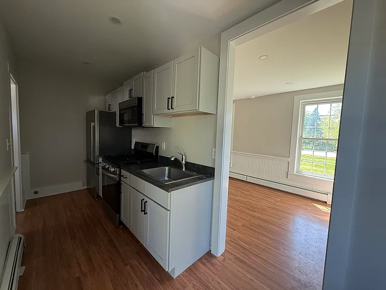 52 Lincoln St #C — Photo 2