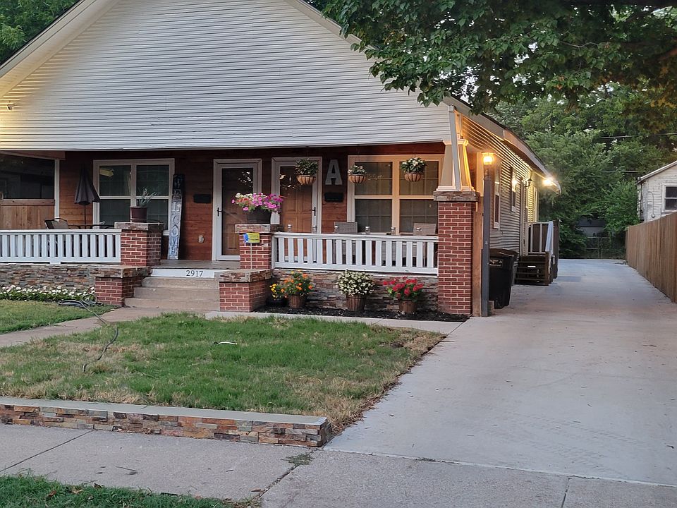 FRONT CURB APPEAL