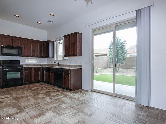 4th image of 5872 N Thornberry Dr
