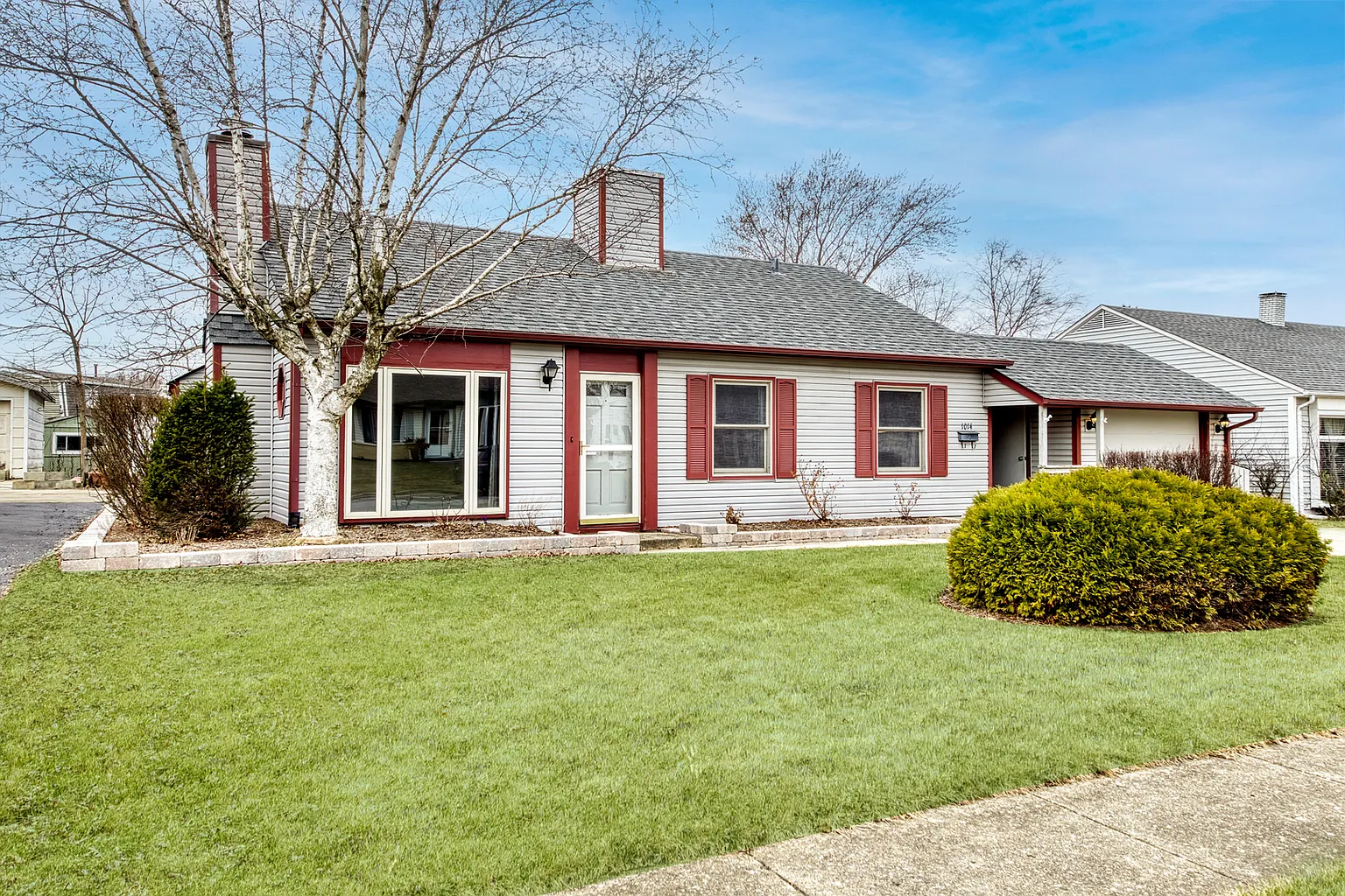 1014 Stratford Cir photo 1