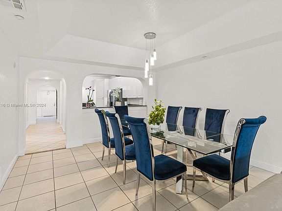 5th image of 10700 NW 66th St APT 114