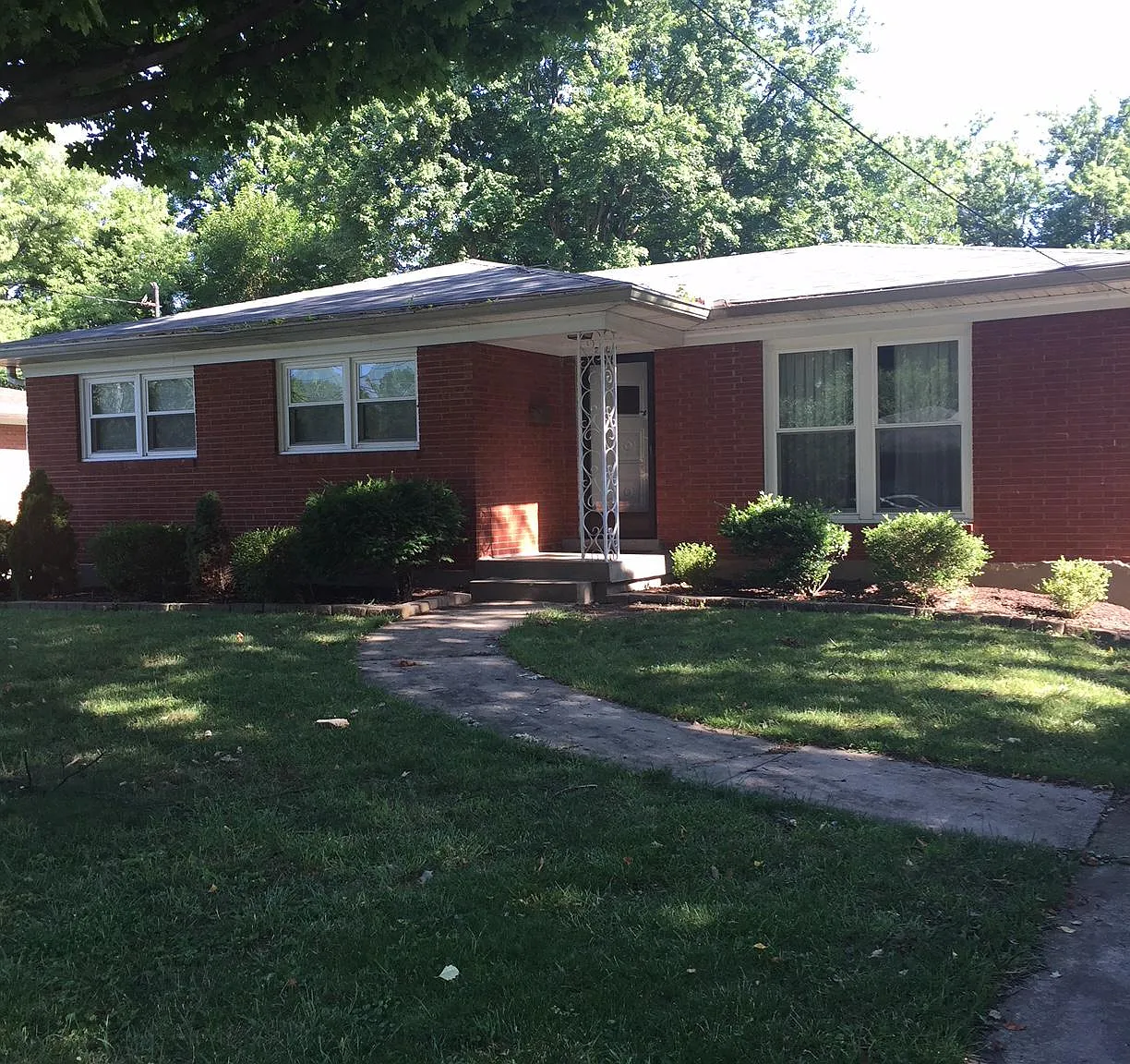 4 bed, 1.5 bath, 2150 sqft, $2,200 — Photo 1