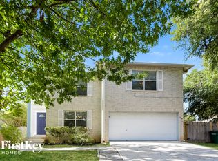 9114 Bowen Dr, San Antonio, TX 78250
