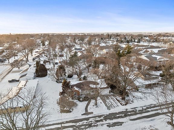 3rd image of 602 N Northview Dr