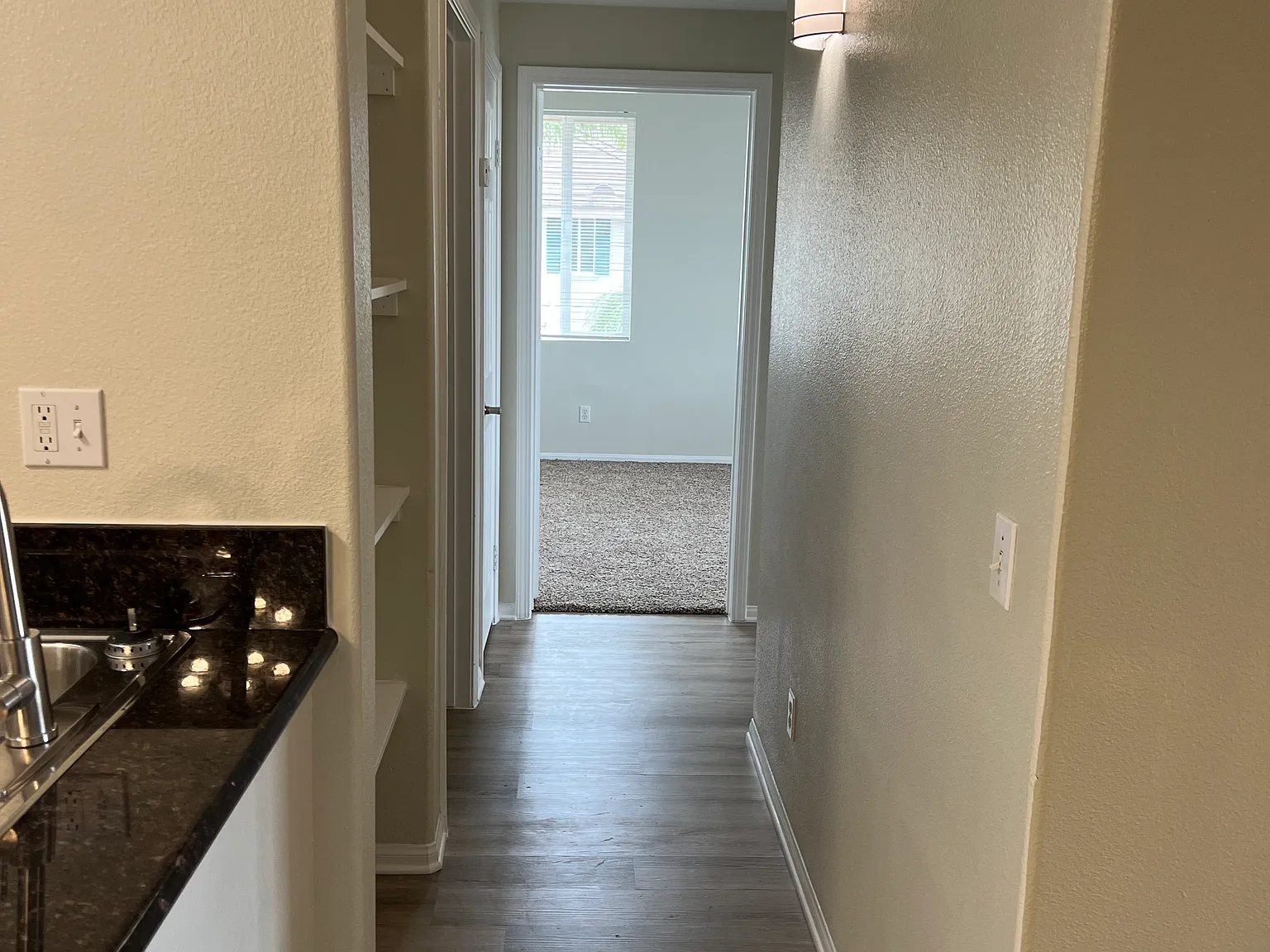 2 bed, 1042 sqft, $2,275 — Photo 3