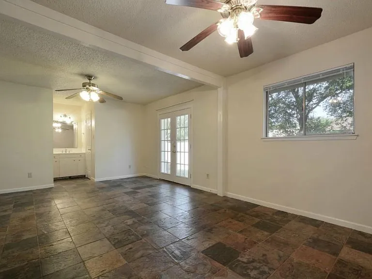 9410 E Meadow Vale — Photo 15