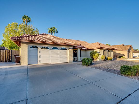 2nd image of 7602 W Aster Dr