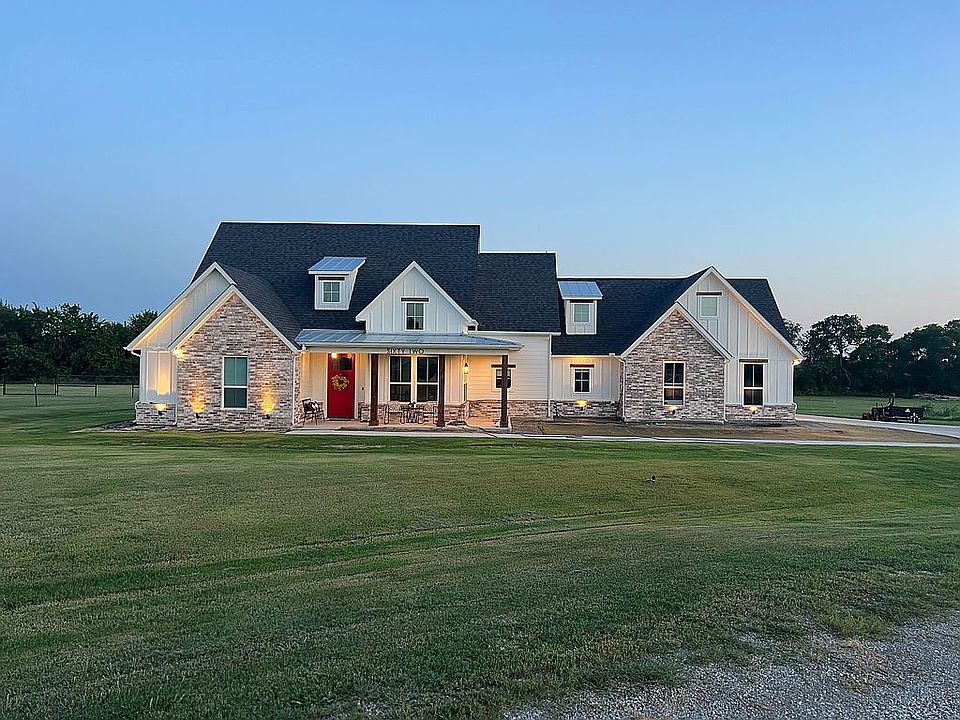 2nd image of 62 Laura Cir
