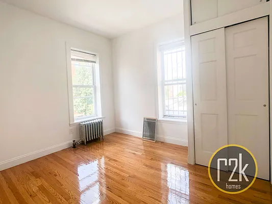 Rented by Realty 2000 Corp | media 26