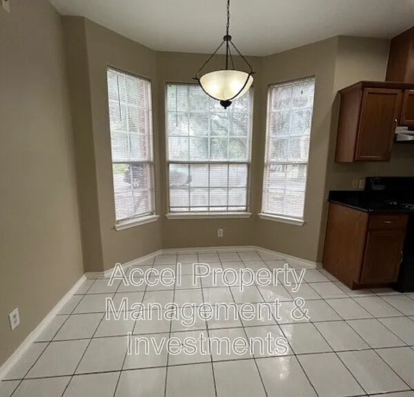 4510 Santa Inez St — Photo 3