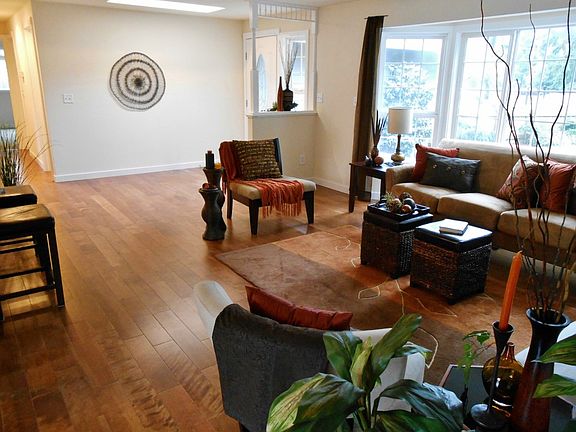 4th image of 10225 Dekoven Dr SW