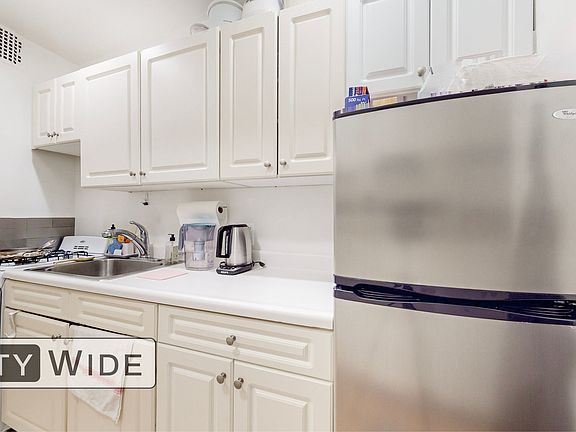 4th image of 326 Columbus Ave APT 5G