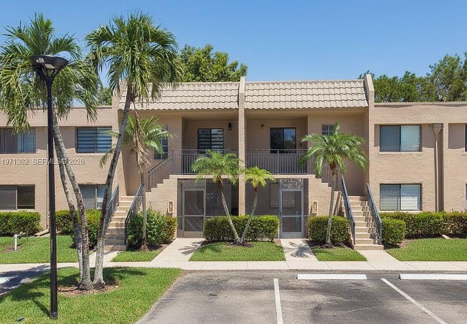 1st image of 380 Racquet Club Rd APT 105